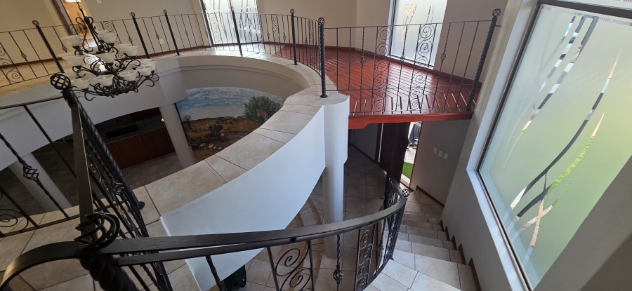 5 Bedroom Property for Sale in Roylglen Gardens Northern Cape